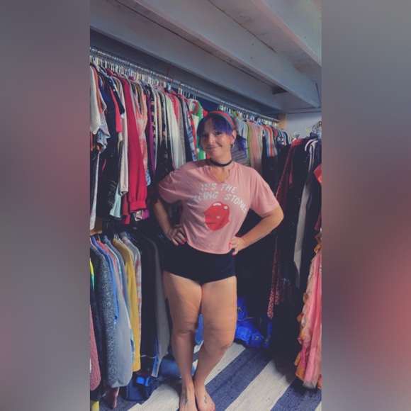 Meet your Posher, TheThriftyWife 🌈💜 - Picture 6 of 16